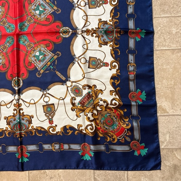 Ornate Scarf Jewel Tones Crown Chain Crest Square Polyester Vintage 35in - Picture 2 of 4